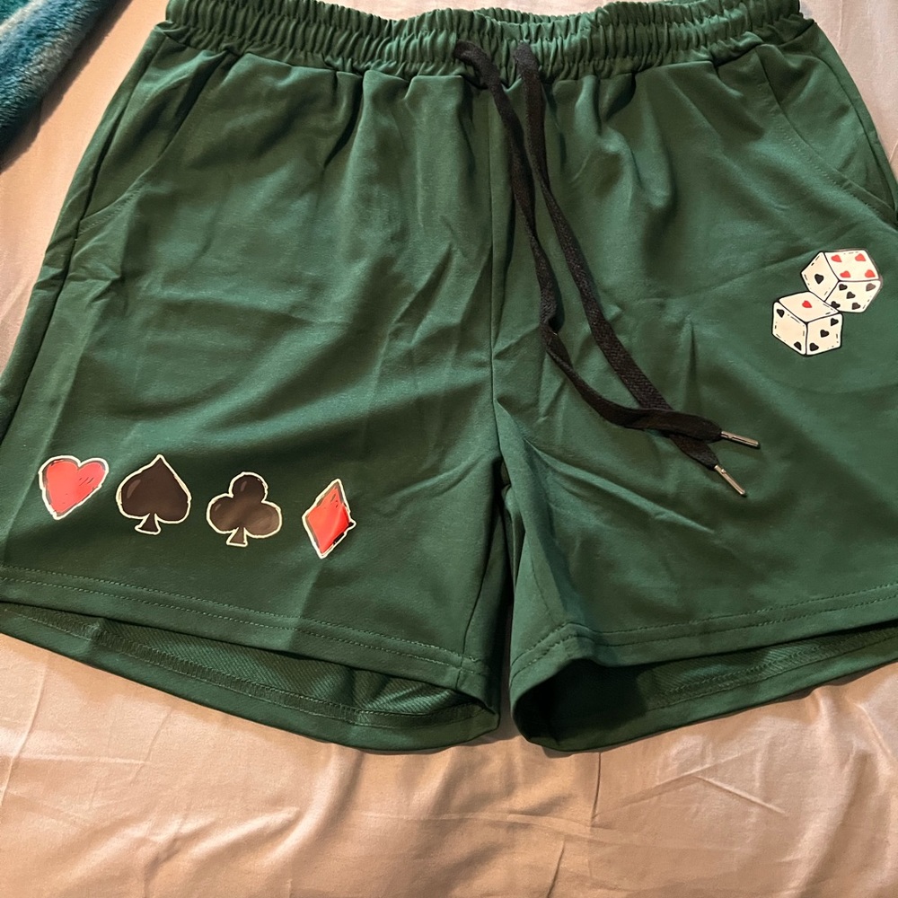 Green comfortable shorts - Picture 3 of 8